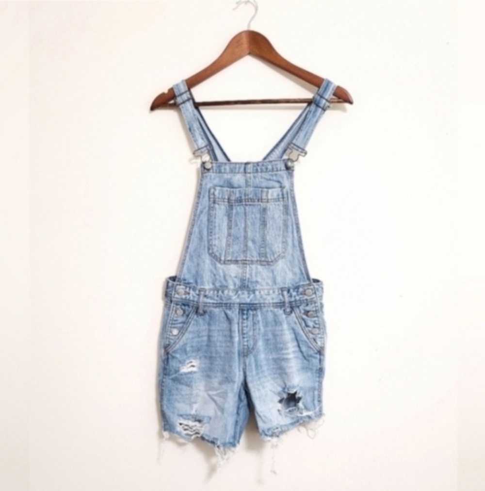 Aeropostale Light Wash Distressed Shortall Overalls